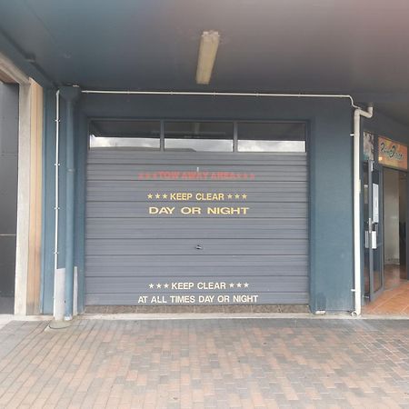 Large Luxury Apartment Located Right In Town Taupo Eksteriør billede